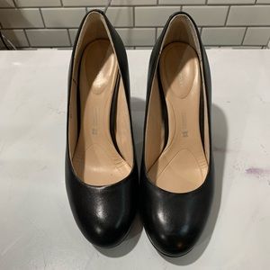 Rockport black pumps with trutech